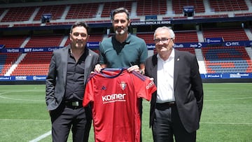 Braulio junto a Sabalza y Vicente Moreno en la presentación del técnico.
