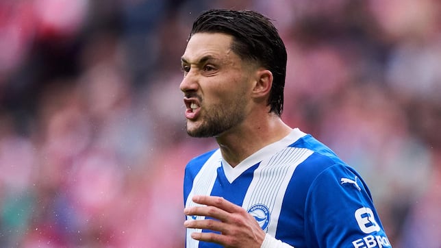 El Alavés tratará de incorporar un central y un delantero