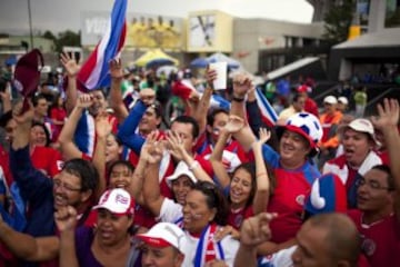 Según el Informe Mundial de la Felicidad de 2017 elaborado a instancias de la Organización de las Naciones Unidas, Costa Rica es el país más feliz de Latinoamérica y el 12 del mundo. Esto porque es un país sustentable, ecológico y que goza de un sistema de seguridad social muy sólido y solidario de servicios universales, tanto en la prestación de salud, como de pensiones.