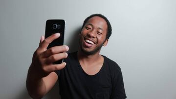 Esta IA consigue que tus selfies no queden pixelados