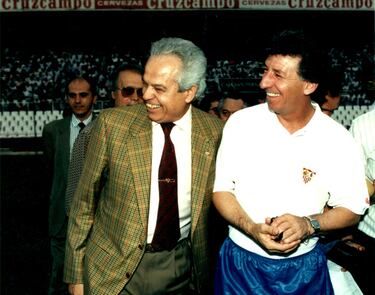 Uno delos presidentes con más años en la directiva del Sevilla. Llegó al cargo en 1986 y estuvo presidiendo la entidad hispalense hasta 1995, casi 10 años en el cargo. Subió a la presidencia después de la dimisión de Gabriel Rojas. Salió Presidente, ya que Rafael Carrión Moreno, el otro candidato, se terminó retirando de las elecciones, por lo que Cuervas fue el único candidato. Con su llegada al cargo, decide poner de vicepresidente a José María Del Nido. En mayo de 1987 el Ayuntamiento recalifica los terrenos aledaños al estadio, lo que significaría un ingreso por encima de los mil millones de pesetas, que mitiga la deuda que tenía el Sevilla. Con ese dinero logra fichar a jugadores como Suker, Zamorano o Simeone. El equipo logró participar en dos ediciones de la Copa de la UEFA, algo inaudito para el club. También fue el presidente que llevó a Maradona al Sevilla, poniendo al conjunto andaluz el centro del mundo deportivo. También hizo la conversión del Sevilla en Sociedad Anónima Deportiva. Su mandato no terminó bien, ya que tuvo que dimitir, después del descenso administrativo del club a Segunda B. Cuervas falleció el 4 de noviembre de 2002 con 70 años.