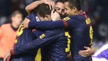 Los jugadores del Bar&ccedil;a celebran uno de los goles marcados ante el Valladolid.