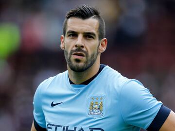 Álvaro Negredo (33 años), el español se convirtió en agente libre. Hace 2 años sonaba para el Cruz Azul de Paco Jémez y en el 2018 rechazó una oferta del Toluca. Jugó en equipos como el Sevilla, Valencia y Manchester City. Su último equipo fue el Sport Recife de Brasil. Su último equipo fue el Al-Nasr de los Emiratos Árabes Unidos.