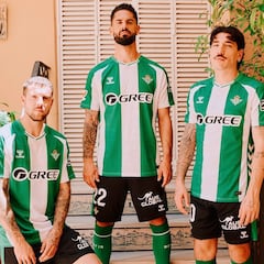 Isco presenta la equipación del Betis junto a otras leyendas
