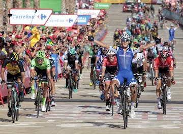 Trentin gana al sprint la cuarta etapa. 