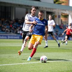 Karrikaburu evita el descenso matemático y alarga la fe del Andorra