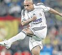 Roberto Carlos renueva hasta junio de 2009
