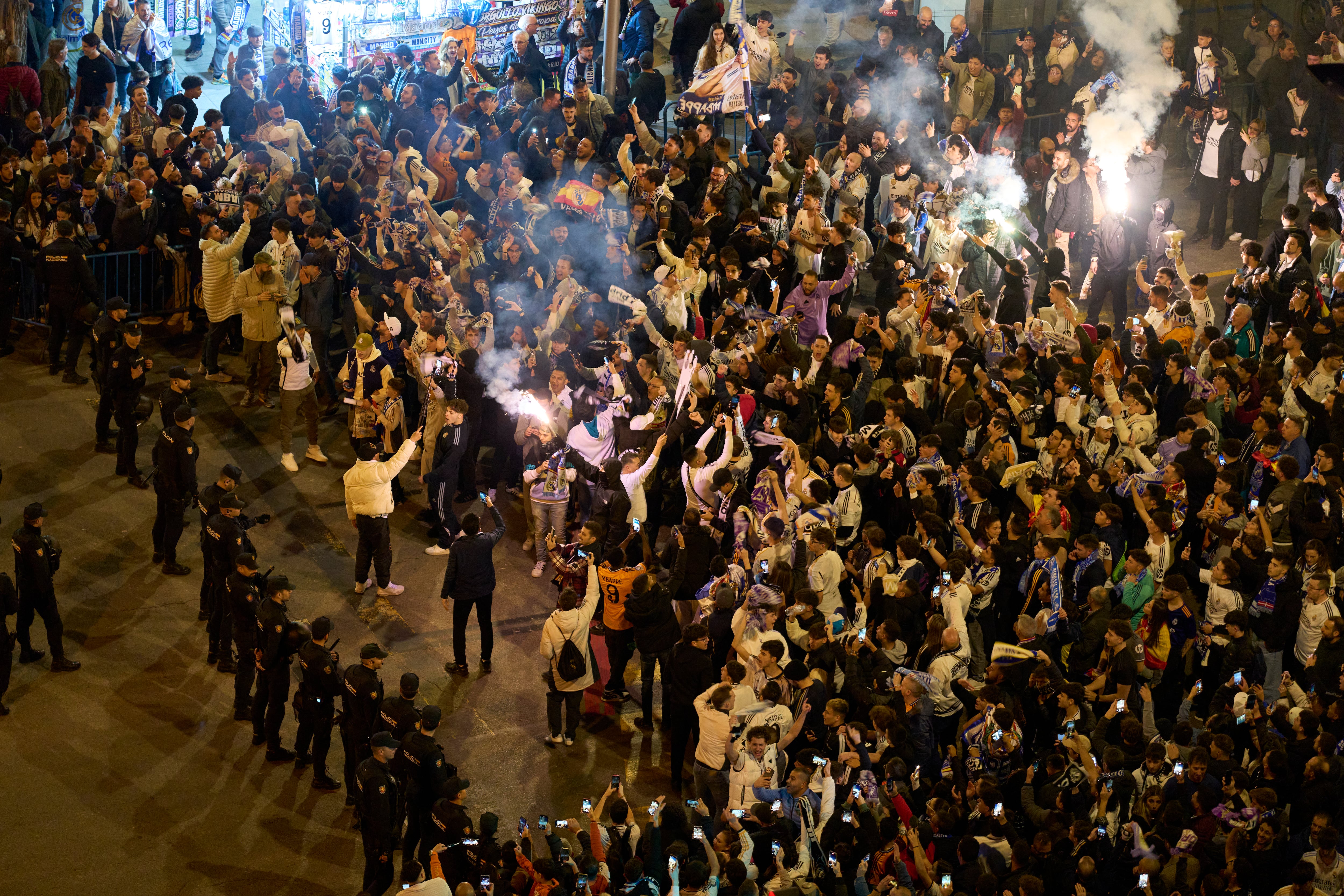 Tensions rise in Manchester as local fan enters Real Madrid pre-game gathering