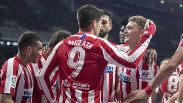 Morata, felicitado por sus compañeros tras marcarle a Osasuna.