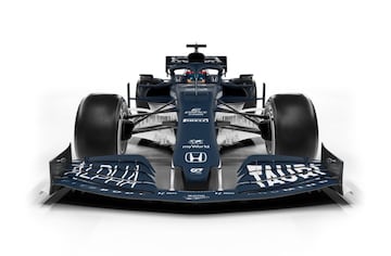 Se trata de un F1 hermanado con el Red Bull: comparten suspensión trasera, caja de cambios y motor Honda con Vestappen y Checo, y en Alpha Tauri se inspiran, no cabe duda, con la aerodinámica de los coches de Adrian Newey