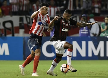 Junior y Atlético Paranaense empataron 1-1 en el estadio Metropolitano. Barranquilla gozó con los primeros 90 minutos de la final de Copa Sudamericana.