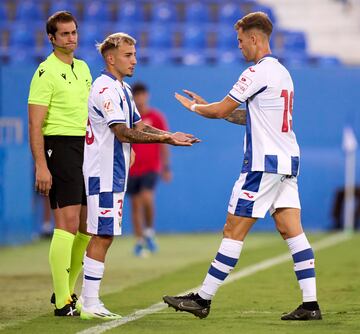 Diego García, en el momento de ser sustituido ante el Levante. 