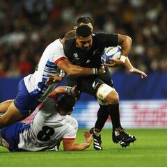 El mazo maorí hace añicos la vajilla namibia: once ensayos