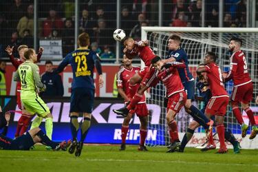 Bayern Munich go top as RB Leipzig lose unbeaten run