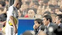 <b>VÍCTIMA EN EL BARCELONA. </b>Roberto Carlos tuvo que aguantar insultos xenófobos en el Camp Nou.