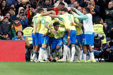 2-2. Endrick celebra el segundo gol que marca en el minuto 50 de partido.