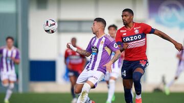 MURCIA, SPAIN - DECEMBER 10: Sergio Leon of Real Valladolid competes for the ball with Alexsandro Ribeiro of Lille during the friendly match between Real Valladolid and Lille at Pinatar Arena on December 10, 2022 in Murcia, Spain. (Photo by Silvestre Szpylma/Quality Sport Images/Getty Images)