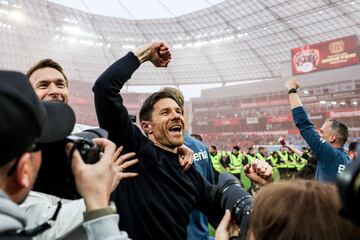 Xabi Alonso estrena su palmarés a lo grande con el histórico primer título del Bayer Leverkusen en la Bundesliga.