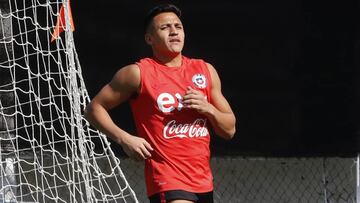 Alexis Sánchez sorprende y hace suave práctica en Pinto Durán
