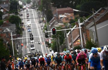 El pelotón durante la sexta etapa del Tour de Francia 2022.