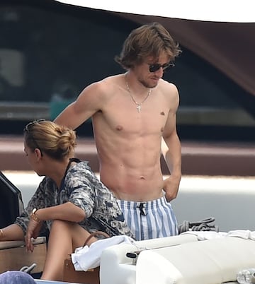 El centrocampista croata del Real Madrid, Luka Modric, se encuentra disfrutando de unas merecidas vacaciones junto a su familia en Portofino, pueblo pesquero ubicado en la costa de la Riviera Italiana, al sudeste de Génova.