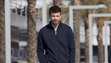 Después de la tormenta… Piqué no entrenó con el Barça