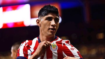 Alan Pulido, a la sombra de Chivas