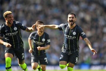 El Manchester City de Pep Guardiola se coronó campeón de la Premier League al golear 4-1 al Brighton en la última fecha de la liga. 