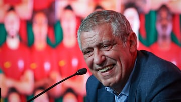 Oeiras (Portugal), 10/11/2022.- Portugal national soccer team head coach Fernando Santos attends a press conference to announce his final squad for the FIFA World Cup Qatar 2022 in Oeiras, Portugal, 10 November 2022. (Mundial de Fútbol, Catar) EFE/EPA/ANTONIO COTRIM
