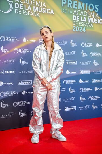 Ly Raine posa en Premios de la Academia de la Música.