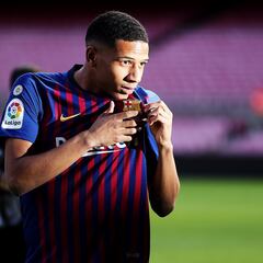 “En el Barça no nos permitían tocar a Messi entrenando”