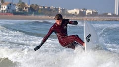 Cuatro consejos de salud para surfistas y otros deportistas acuáticos