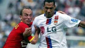 <b>NUEVO ENTRENADOR.</B> El Lyon, entrenado ahora por Houllier, ha comenzado la temporada con una victoria.