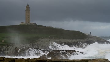 Olas durante el frente meteorológico, a 23 de febrero de 2024, en A Coruña, Galicia (España). La Agencia Estatal de Meteorología (Aemet) decretó un aviso naranja por temporal costero en el litoral gallego que ya está activo. El noroeste y oeste de A Coruña y el litoral lucense están en nivel de alerta rojo (riesgo extremo) desde este mediodía hasta las 17:00 horas de mañana. El 112 Galicia ha dado varias pautas para evitar los riesgos existentes en el litoral gallego, donde se esperan olas de hasta nueve metros.
23 FEBRERO 2024;METEOROLOGÍA;AEMET;AVISO;NARANJA;ALERTA;ROJO;LITORAL;OLAS
M. Dylan / Europa Press
23/02/2024