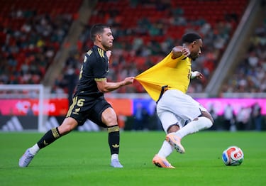 ¿A quién beneficia la renovación de Erik Lira con Cruz Azul?