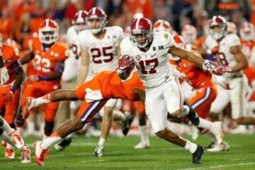 Al partido, por no faltarle, no le falto ni el touchdown de retorno recorriendose todo el campo. Fue en el último cuarto, cuando Kenyan Drake devolvió un kickoff desde su propia yarda 5 hasta la end zone de los naranjas.