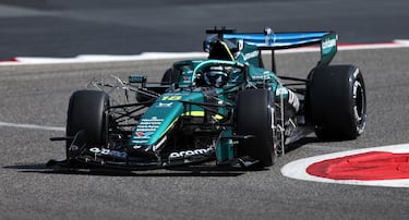 El Aston Martin de Lance Stroll durante las pruebas de pretemporada en el Circuito Internacional de Baréin.