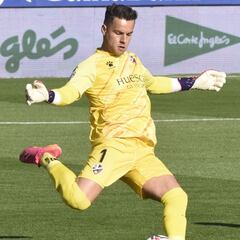 El Huesca cede a Álvaro al Brentford