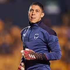 Hugo González pide salir de Rayados si llega un portero
