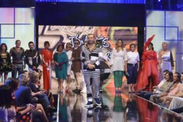 Primer desfile de J車venes dise?adores.