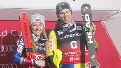 Oslo (Norway), 01/01/2018.- Mikaela Shiffrin (L) of the USA and Andre Myhrer of Sweden celebrate on the podium after finishing first in the Parallell Slalom race at the FIS Alpine Skiing World Cup City Event in Oslo, Norway, 01 January 2018. (Noruega, Sue