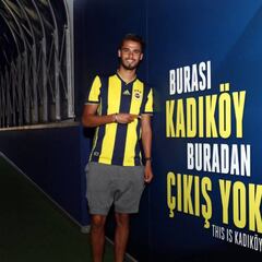 Diego Reyes firmó con el Fenerbahce por 3 temporadas