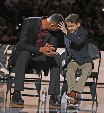 Emocionante fiesta de retirada del mítico '21' de Tim Duncan en San Antonio. Nadie más llevará el número del mejor jugador de la historia de los Spurs y una leyenda inigualable de la NBA.