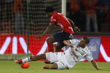 Medellín y Once Caldas dieron espectáculo en el Atanasio