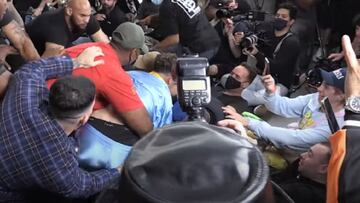 Batalla campal entre ‘youtubers’ y ‘tiktokers’ en una conferencia de ‘influencers’