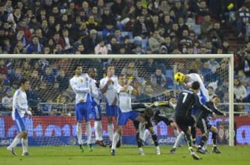 12/12/10 Gol de Cristiano de lanzamiento de falta al Zaragoza en La Romareda.