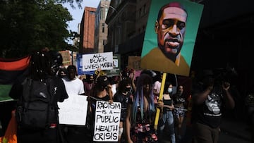 New York (United States), 15/06/2020.- People march during a Black Lives Matter protest against police brutality as part of the larger public response sparked by the recent death of George Floyd, an African-American man who was killed last month while in 