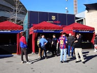 Puestos electorales en el Camp Nou el pasado fin de semana.