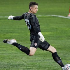 Arsenal announce the signing of goalkeeper Turner from Revolution