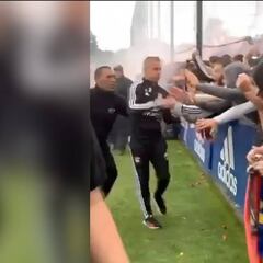 A gestos 'tribuneros' pocos le ganarían: el exculé Sylvinho, antes del caliente derbi de Francia